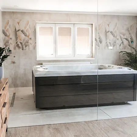 Wellness Hotel & Minipivovar Knezinek 3*