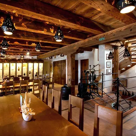 Wellness Hotel & Minipivovar Knezinek Resort Ceske Budejovice